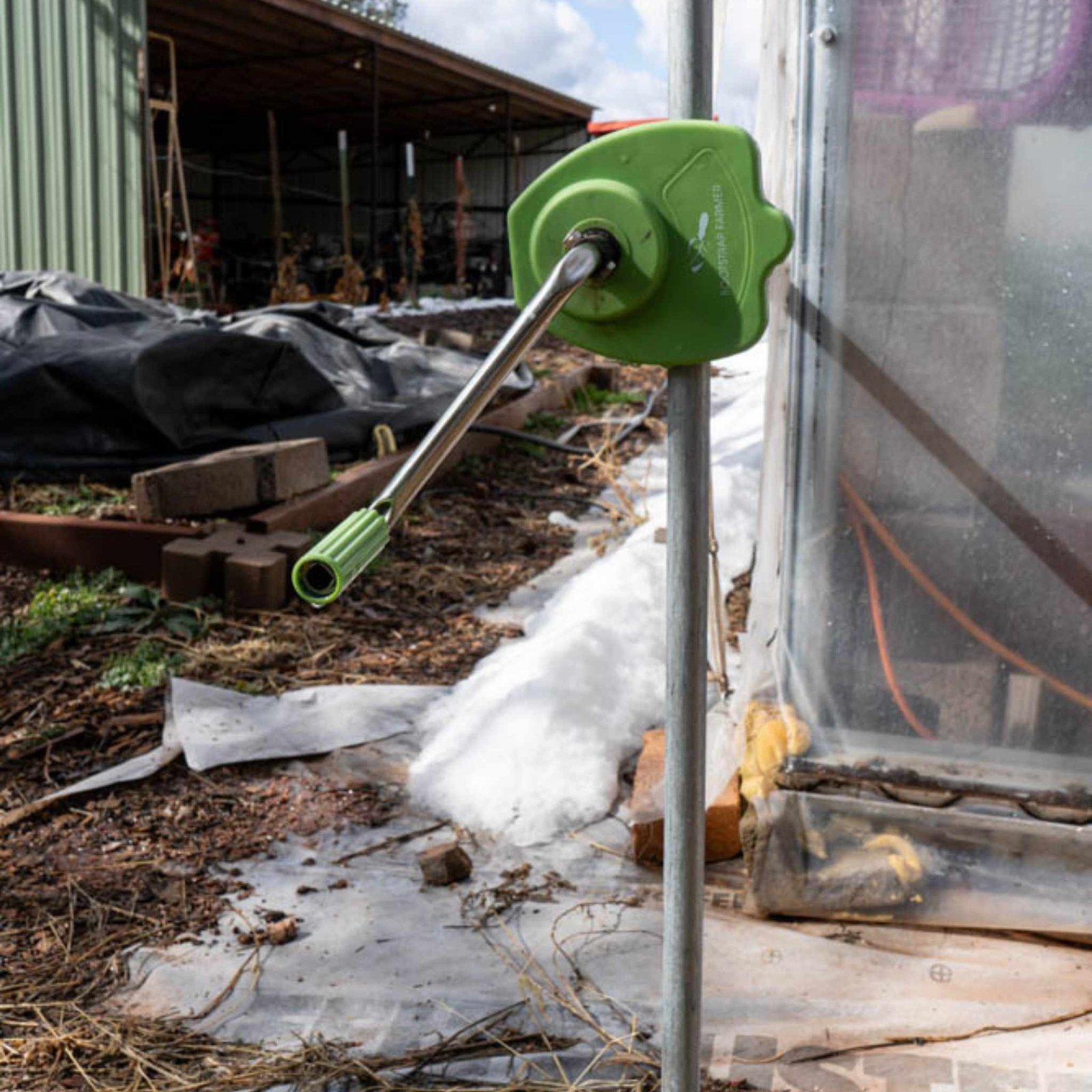 Home greenhouse sidewall ventilation crank